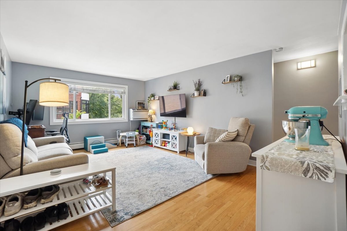 5th image of 547 Sheridan Rd, Evanston, IL 60202