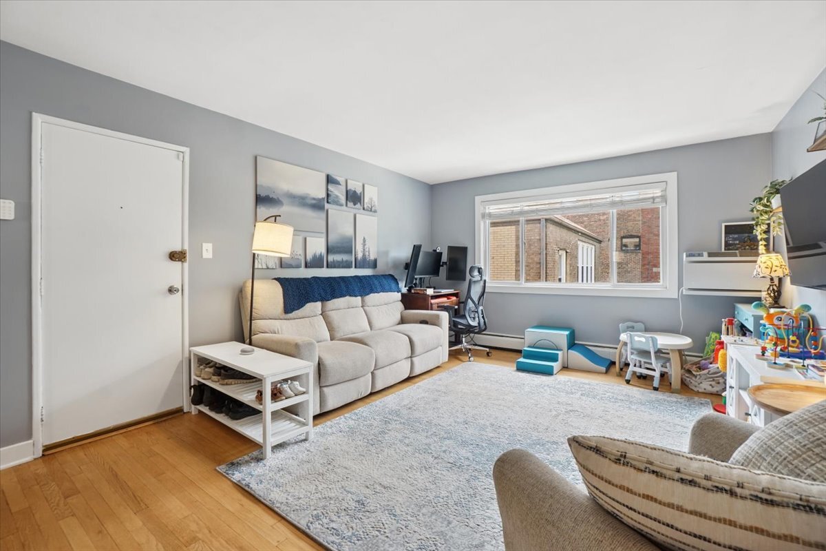 4th image of 547 Sheridan Rd, Evanston, IL 60202