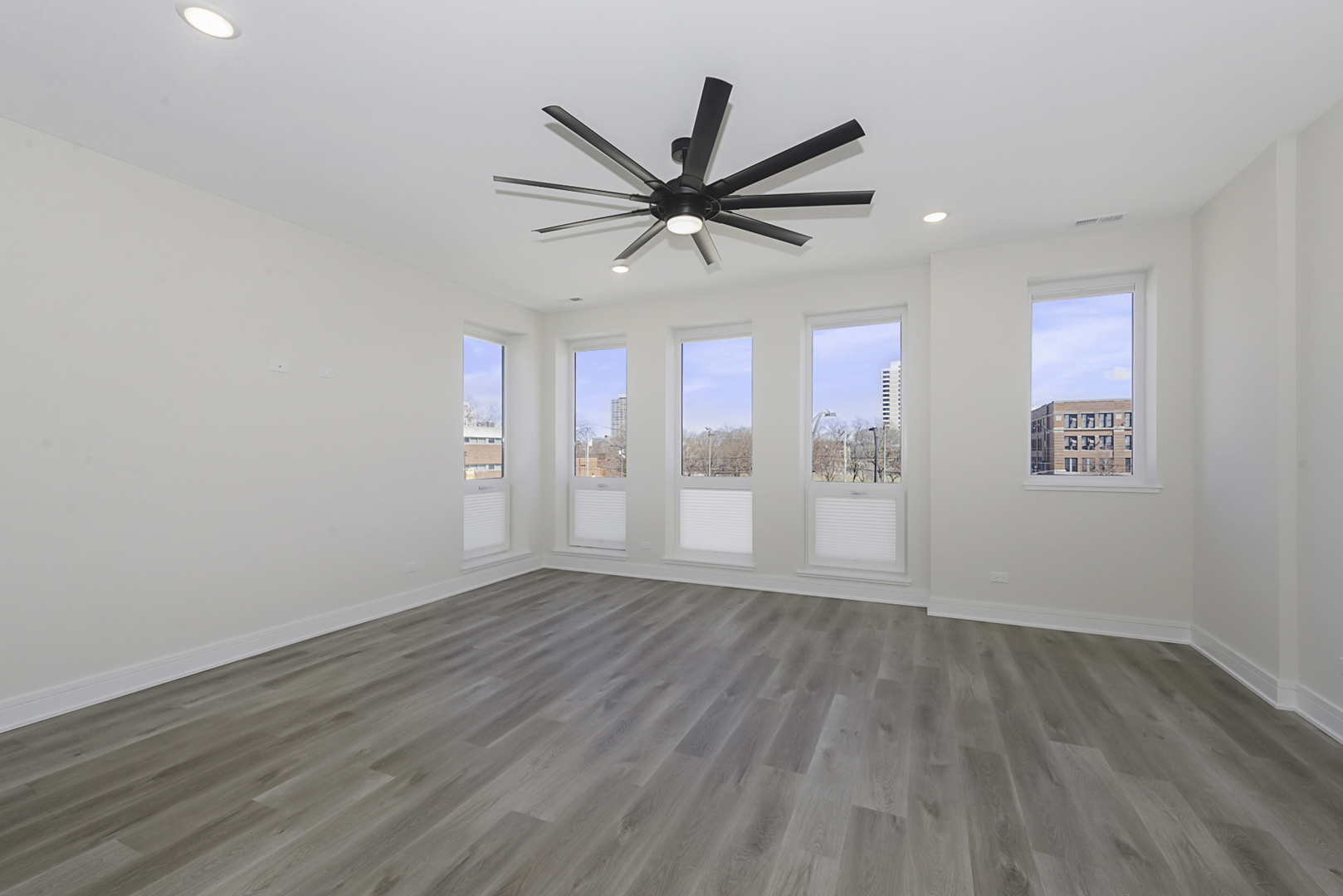 Homes for sale in Chicago, IL | 3762 S Indiana Ave, Chicago, IL 60653 | MLS# 12706029
