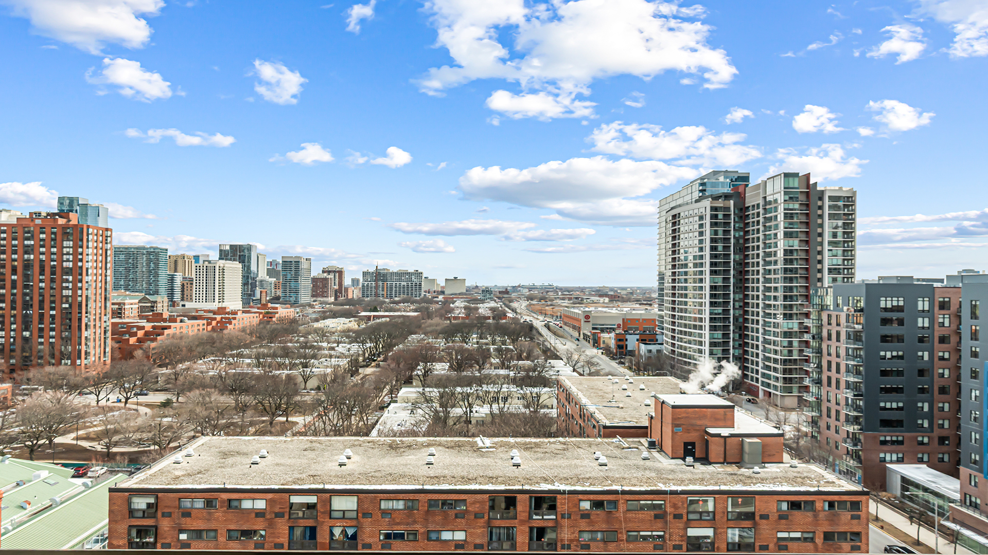 2nd image of 780 S Federal St, Chicago, IL 60605