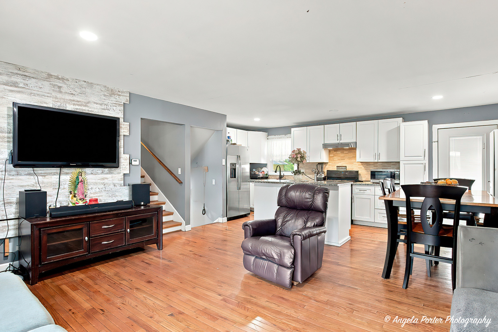 Homes for sale in Crystal Lake, IL | 360 Hickory Dr, Crystal Lake, IL 60014 | MLS# 12706075