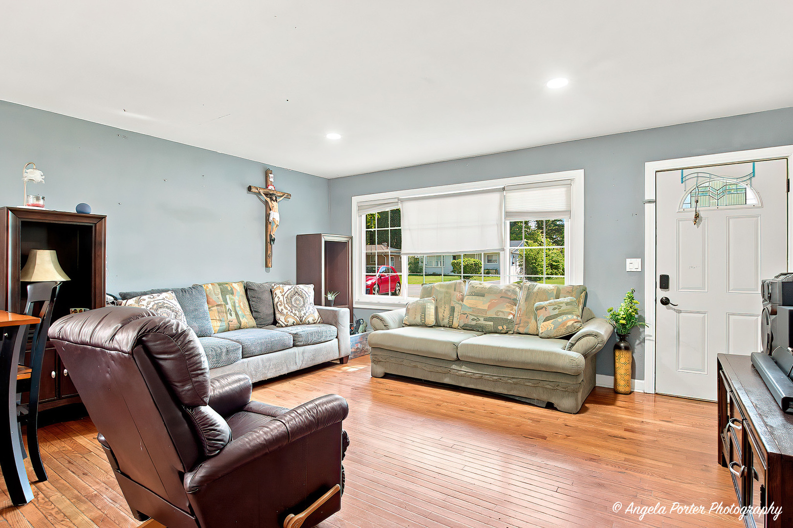 Homes for sale in Crystal Lake, IL | 360 Hickory Dr, Crystal Lake, IL 60014 | MLS# 12706075