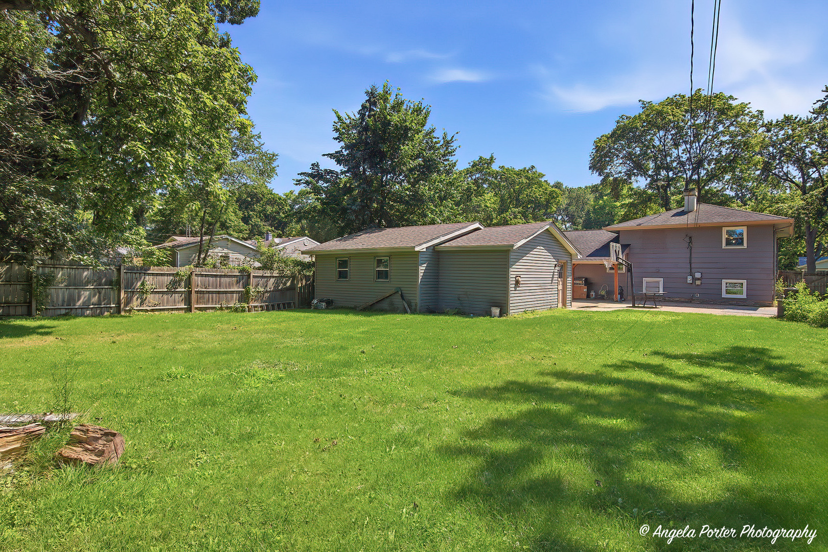 Homes for sale in Crystal Lake, IL | 360 Hickory Dr, Crystal Lake, IL 60014 | MLS# 12706075