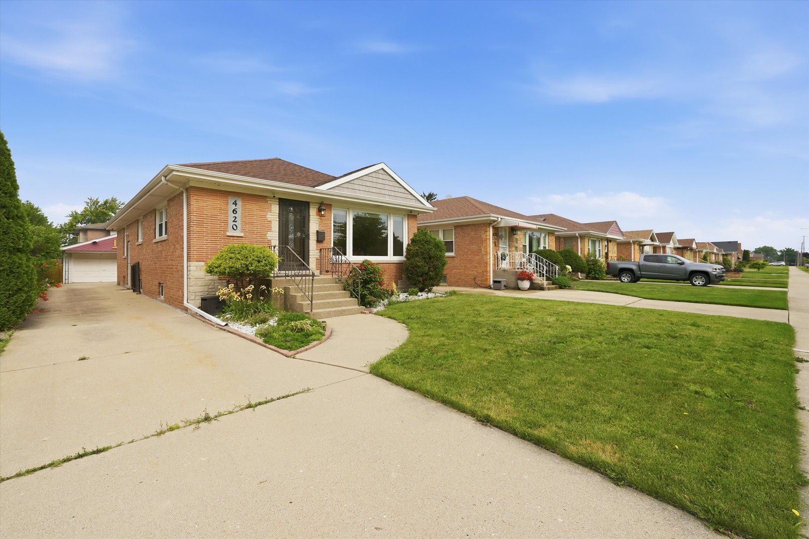 Homes for sale in Norridge, IL | 4620 N Ozanam Ave, Norridge, IL 60706 | MLS# 12706079