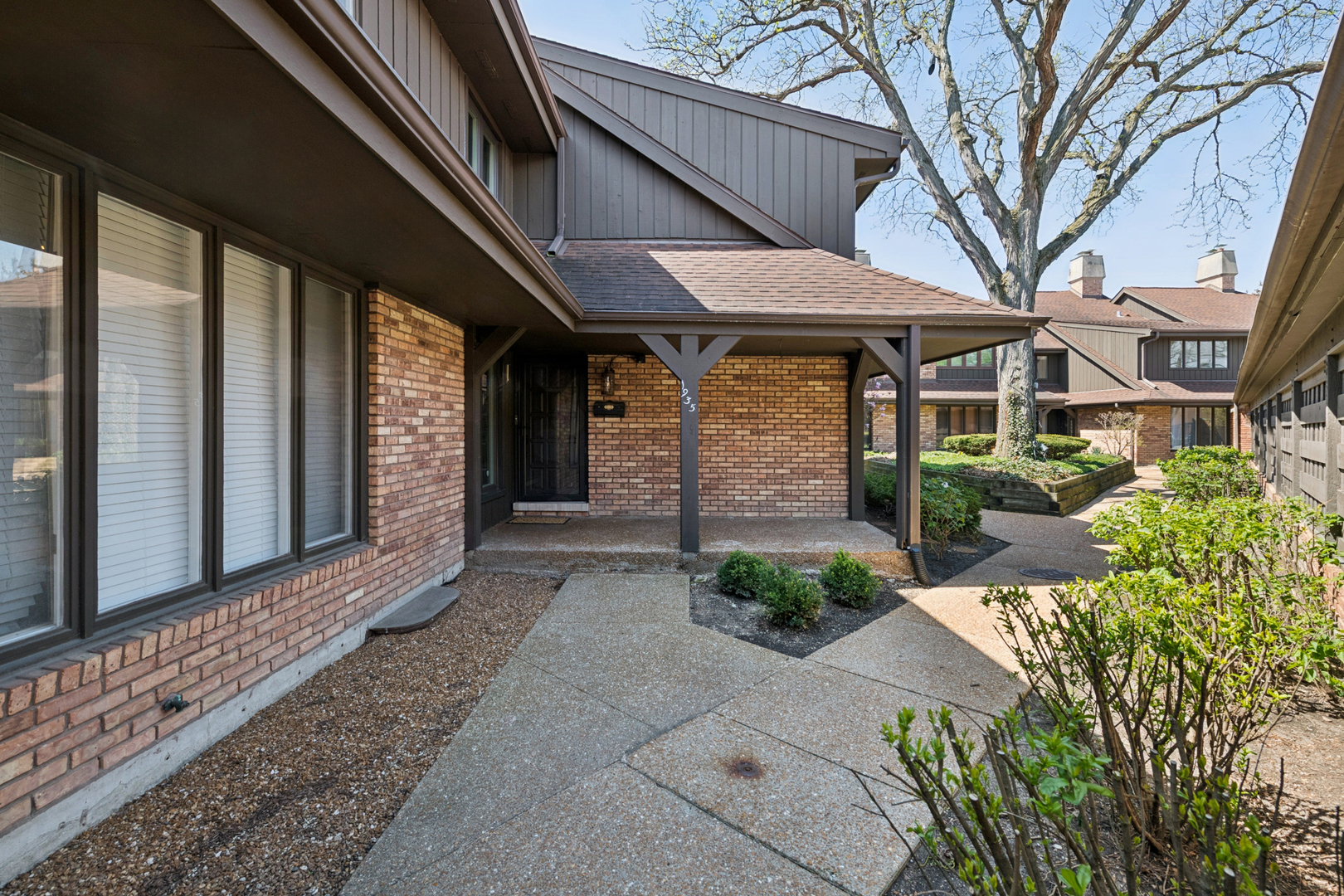 Homes for sale in Northbrook, IL | 1935 Mission Hills Ln, Northbrook, IL 60062 | MLS# 12706098