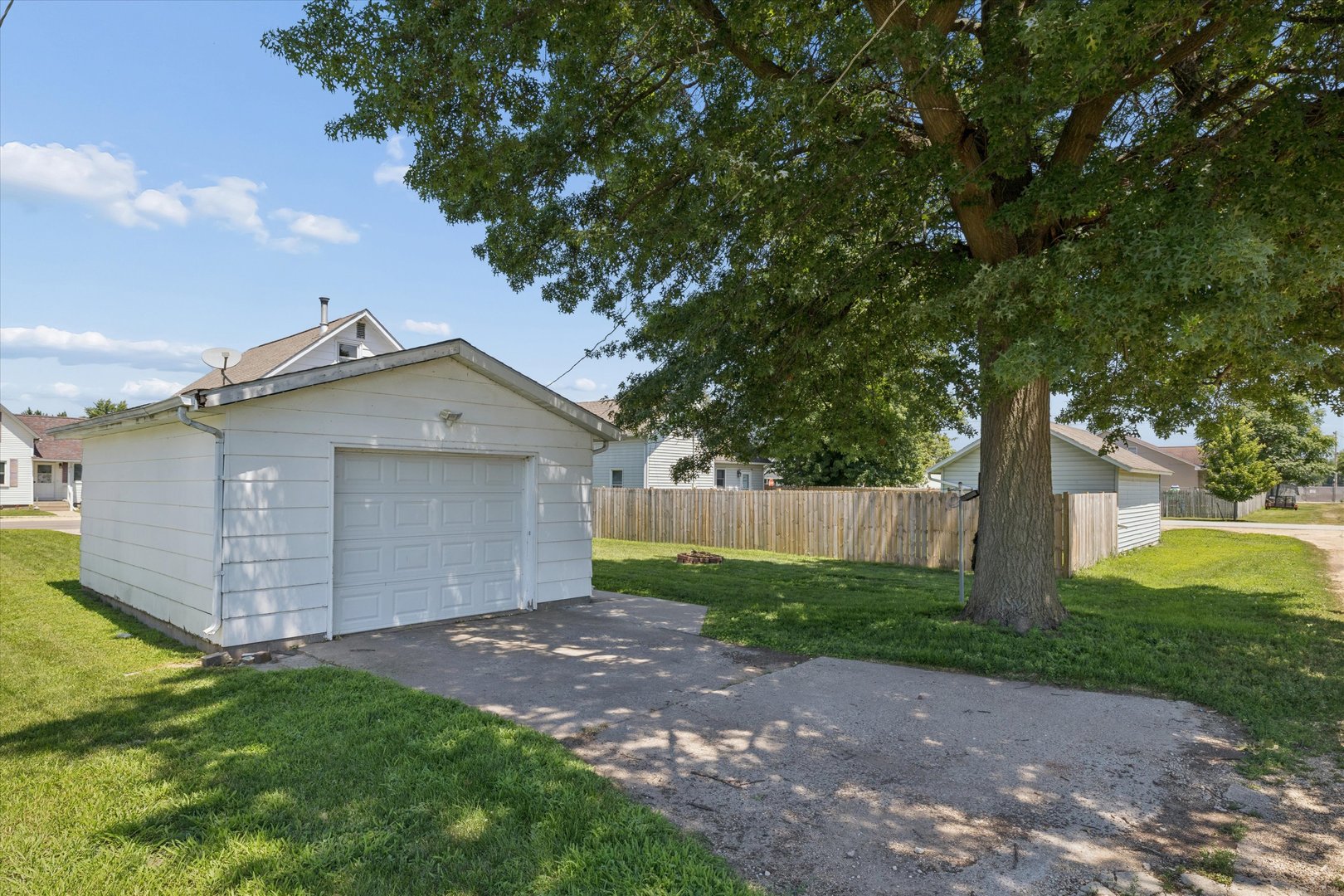 Homes for sale in Fulton, IL | 714 19Th Ave, Fulton, IL 61252 | MLS# 12706110