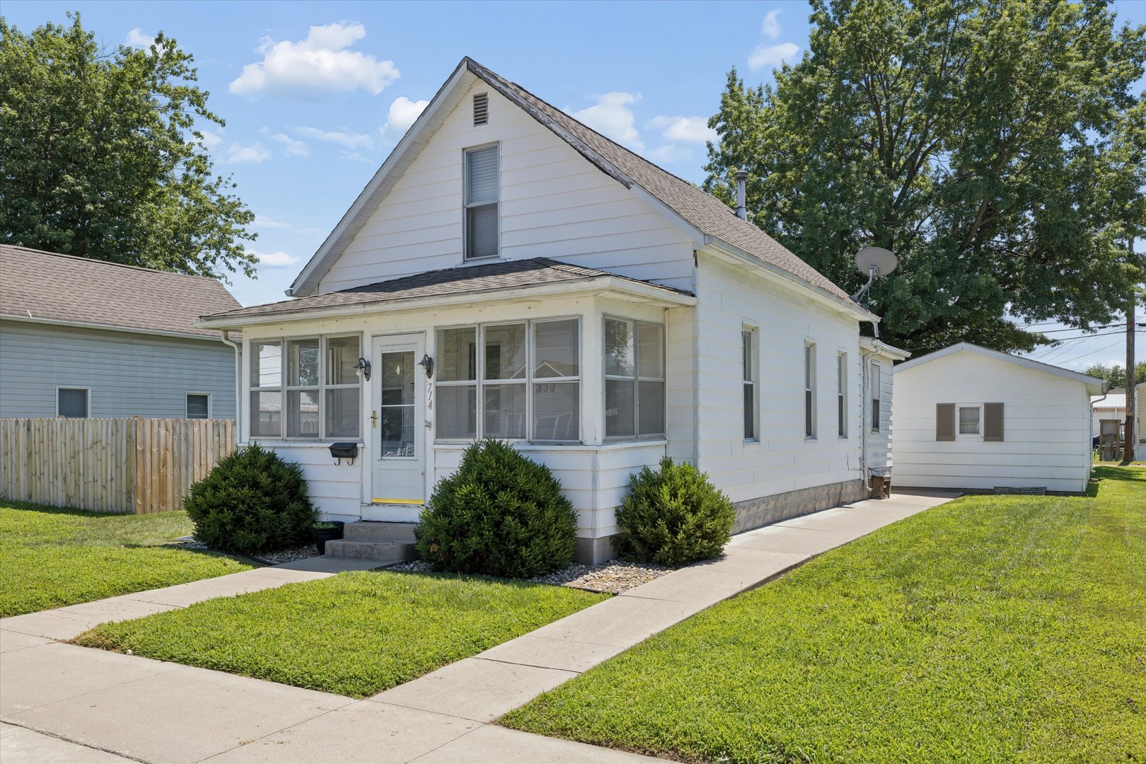 Homes for sale in Fulton, IL | 714 19th Ave, Fulton, IL 61252 | MLS# 12706110