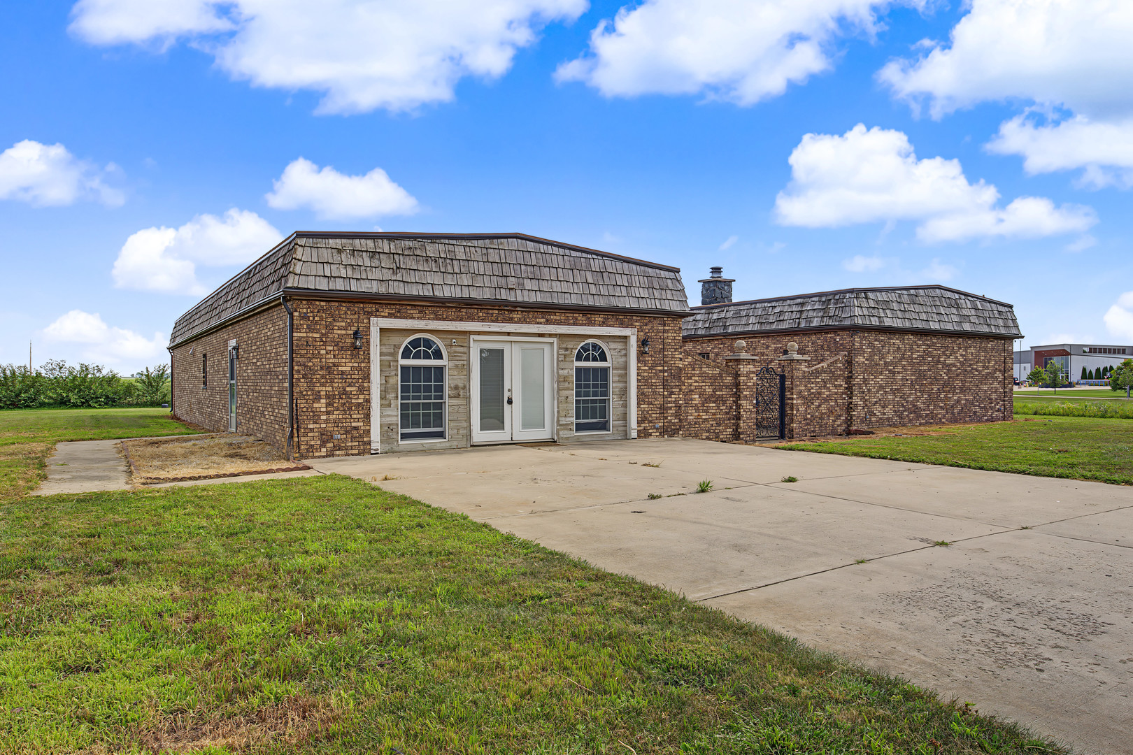 Homes for sale in Bloomington, IL | 3301 Ireland Grove Rd, Bloomington, IL 61704 | MLS# 12706118