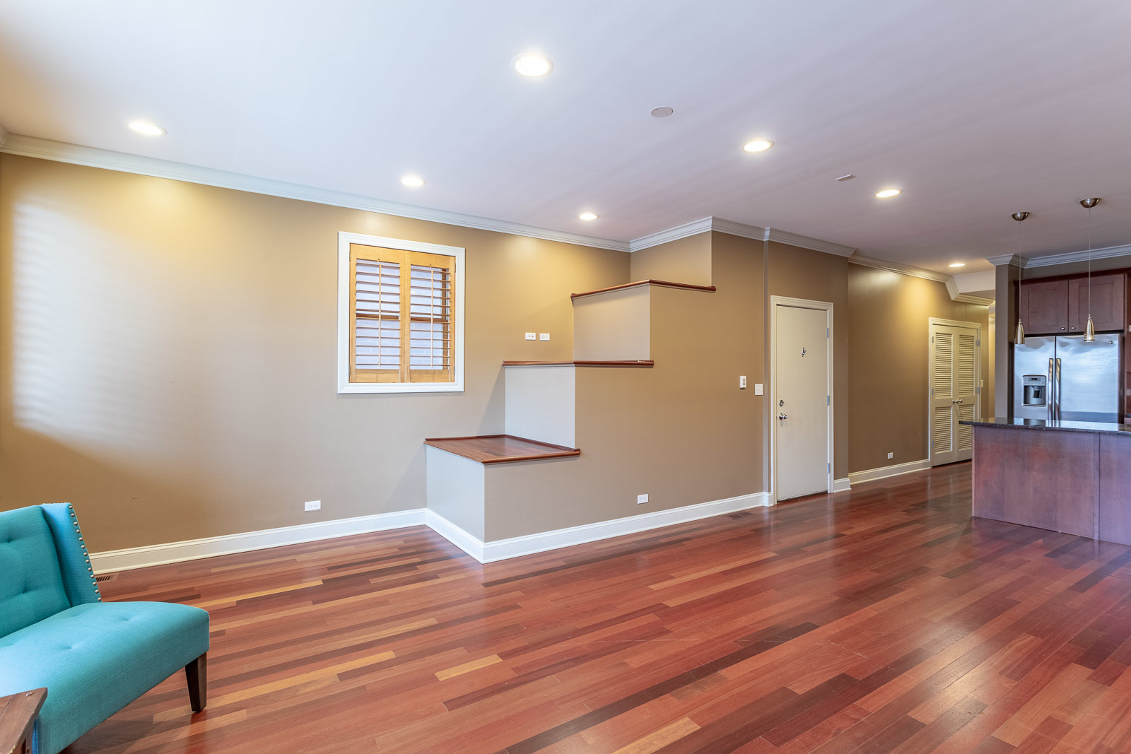 4th image of 1126 W Fullerton Ave, Chicago, IL 60614