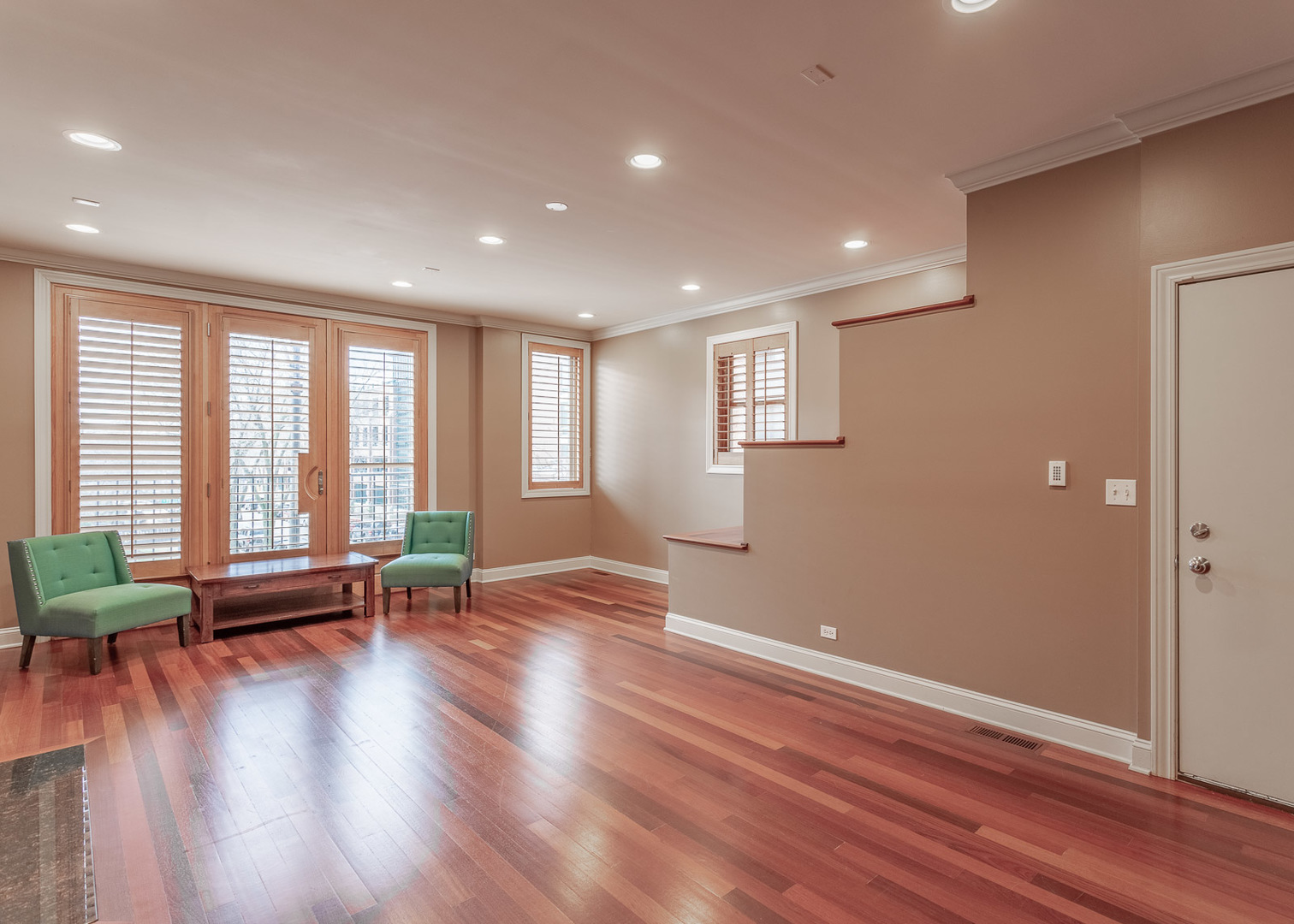 5th image of 1126 W Fullerton Ave, Chicago, IL 60614