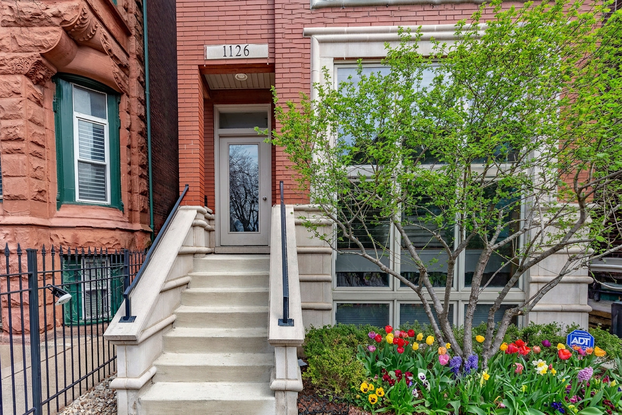 3rd image of 1126 W Fullerton Ave, Chicago, IL 60614