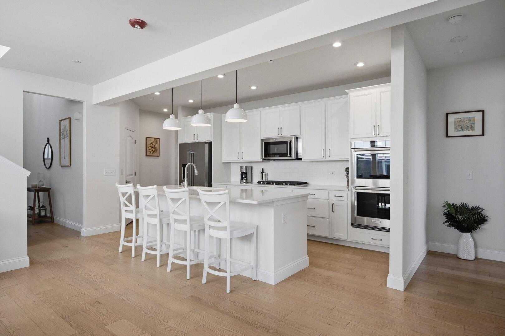 4th image of 1249 S Josiah Rd, Naperville, IL 60563 | MLS# 12706174