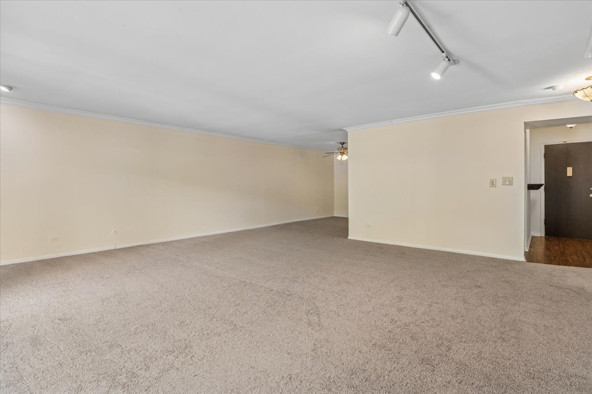 Homes for sale in Northbrook, IL | 925 Spring Hill Dr #102, Northbrook, IL 60062 | MLS# 12706175
