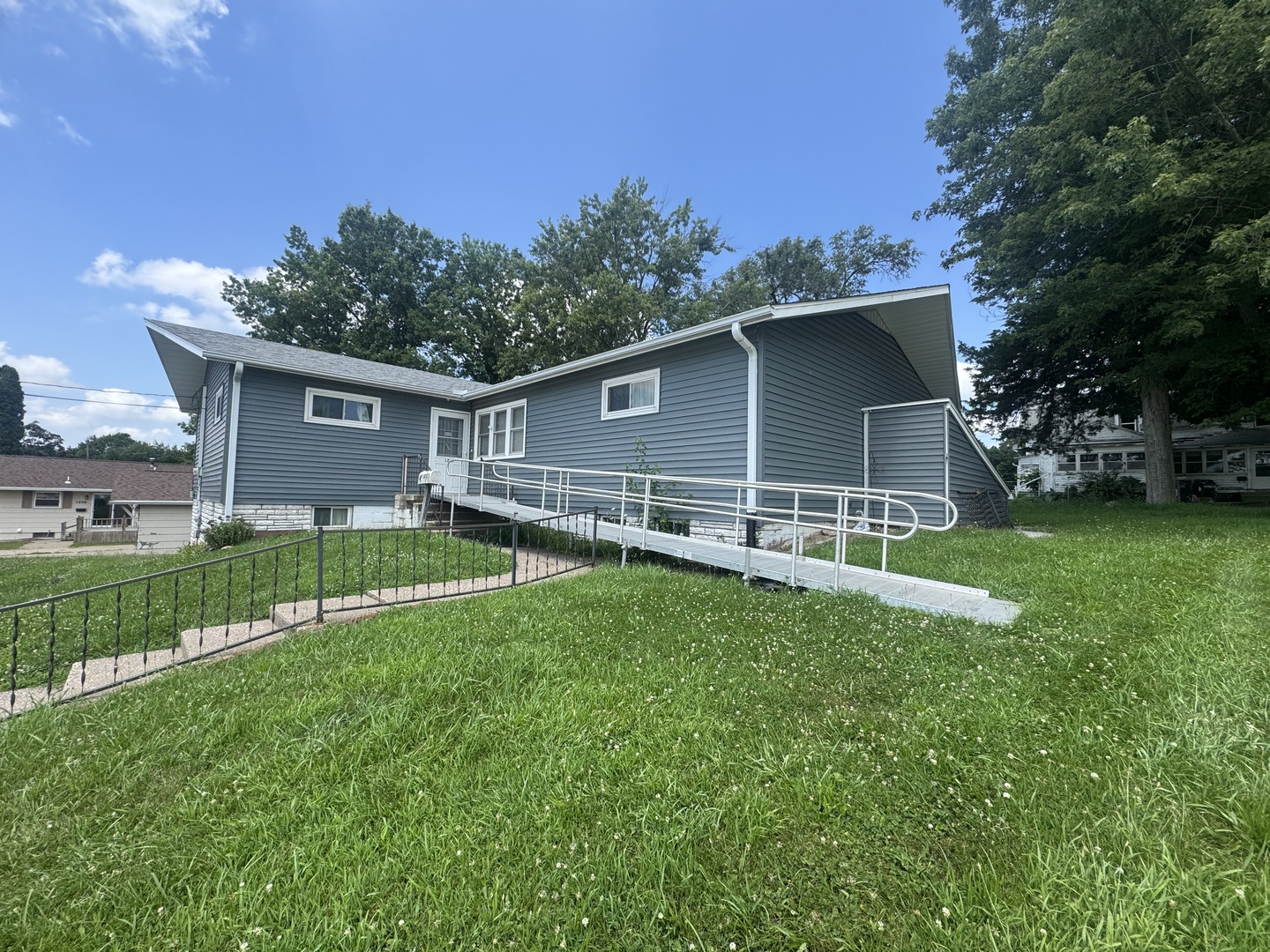 Homes for sale in Aledo, IL | 1217 S College Ave, Aledo, IL 61231 | MLS# 12706179