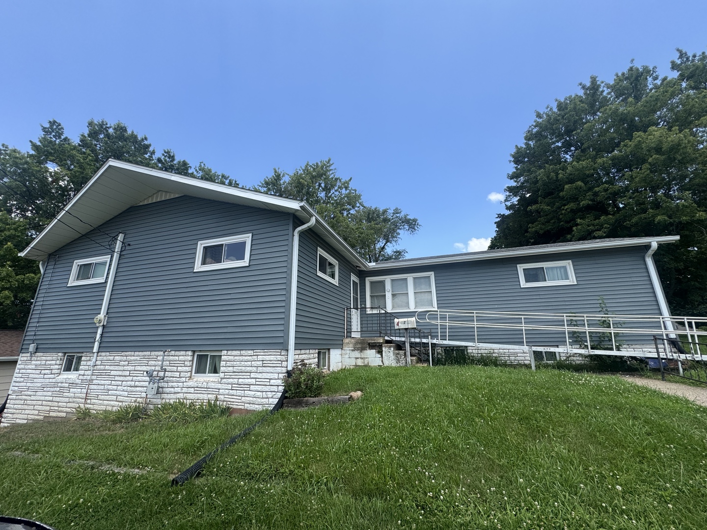 Homes for sale in Aledo, IL | 1217 S College Ave, Aledo, IL 61231 | MLS# 12706179