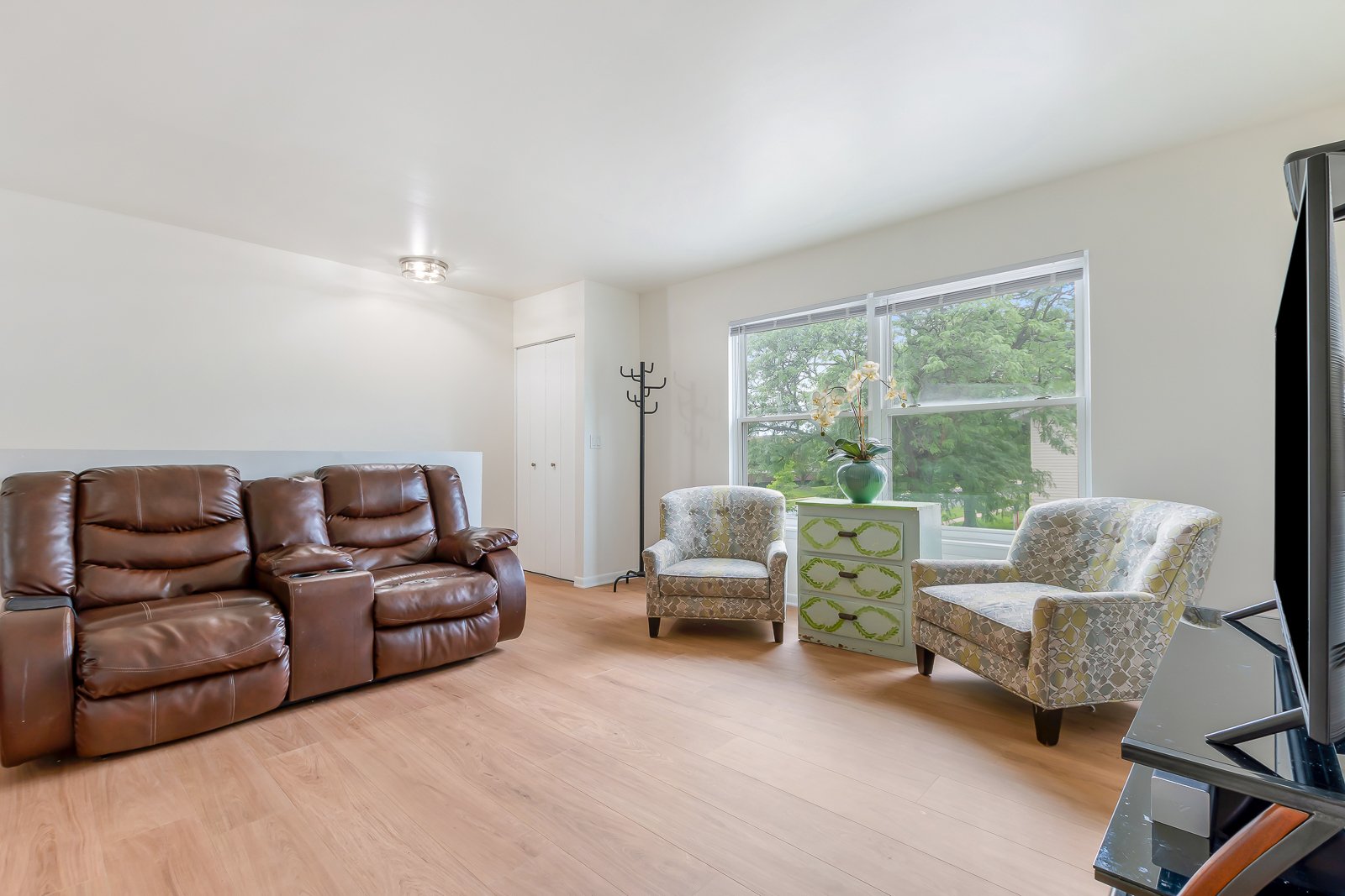 4th image of 883 Wellington Ave, Elk Grove Village, IL 60007