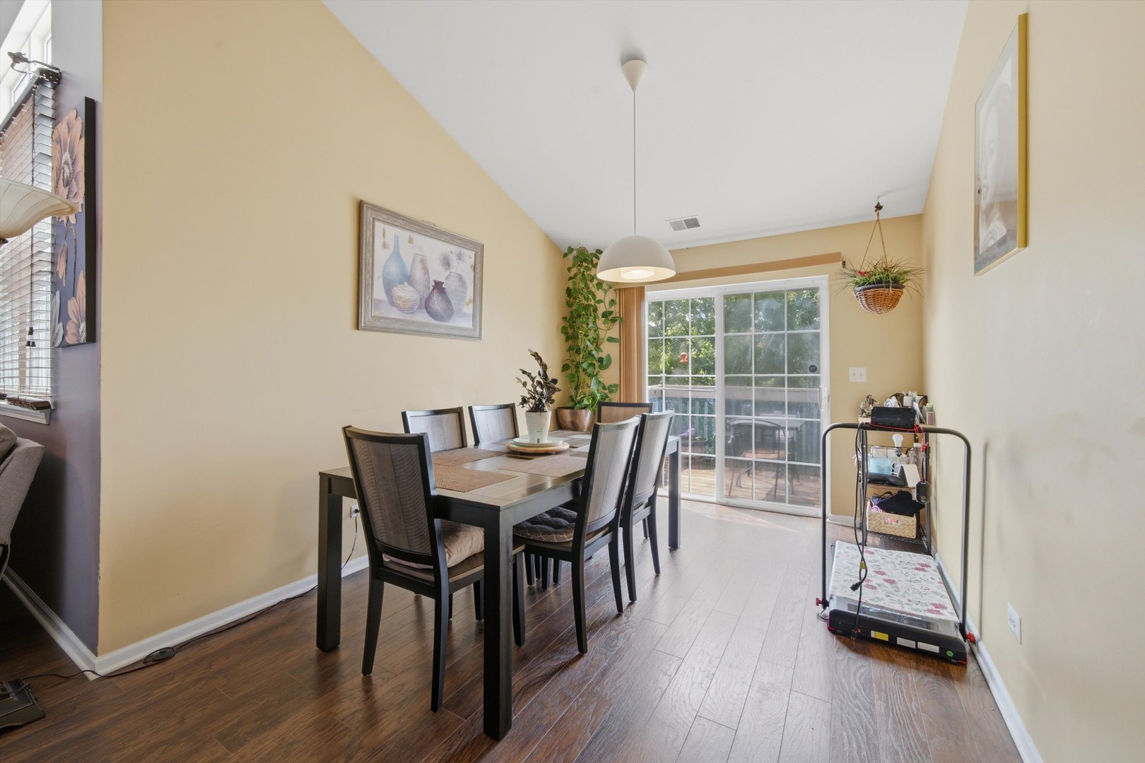 4th image of 1719 Autumn Ave #C, Schaumburg, IL 60193 | MLS# 12706199
