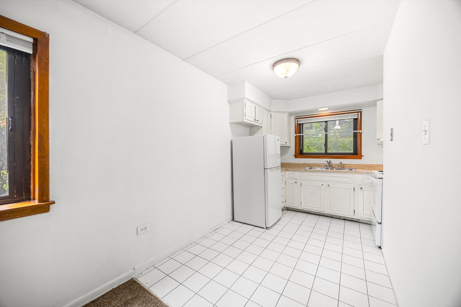 Homes for sale in Oak Park, IL | 109 S Elmwood Ave #2, Oak Park, IL 60302 | MLS# 12706202