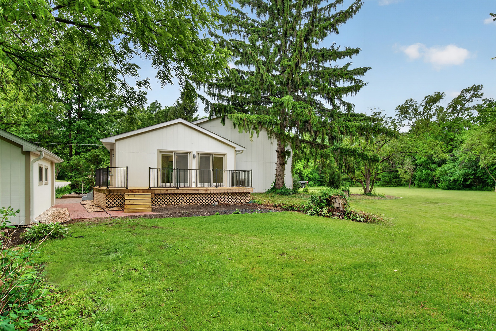 Homes for sale in West Chicago, IL | 33 Valewood Rd, West Chicago, IL 60185 | MLS# 12706228