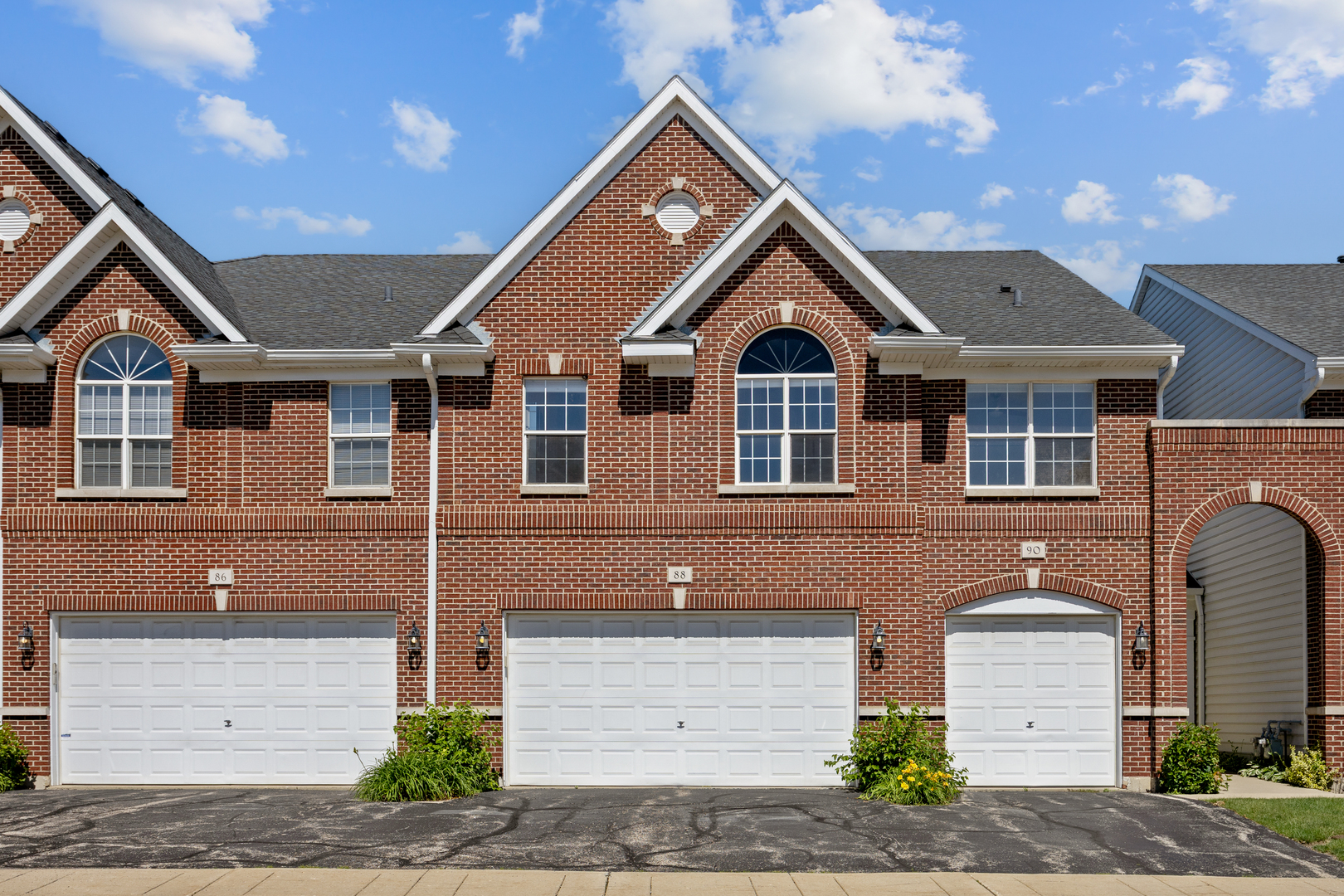 2nd image of 88 Fulbright Ln, Schaumburg, IL 60194 | MLS# 12706299