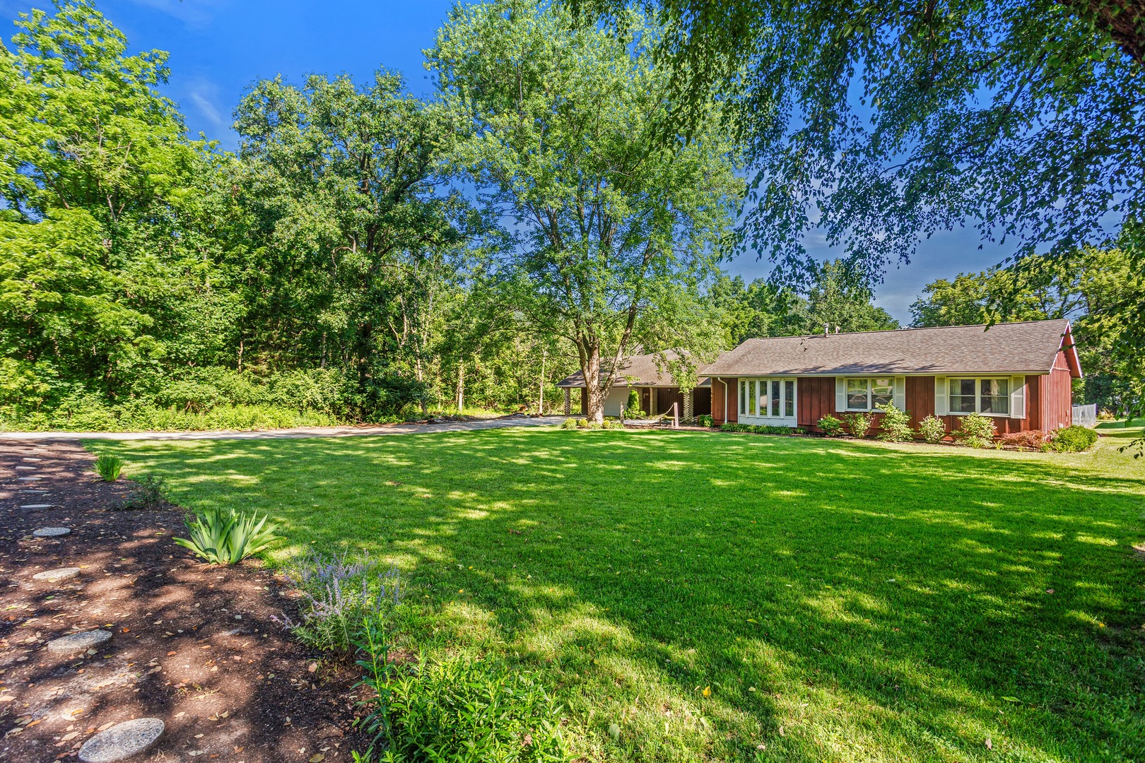 Homes for sale in Mahomet, IL | 2102 Fogel Rd, Mahomet, IL 61853 | MLS# 12706317