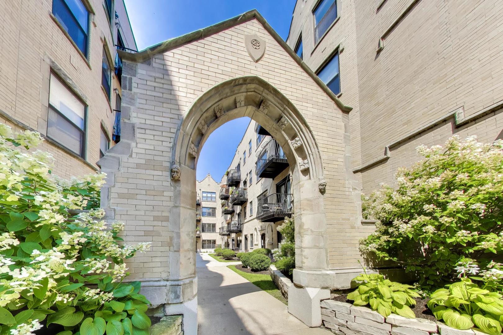 Homes for sale in Chicago, IL | 4442 N Damen Ave #4E, Chicago, IL 60625 | MLS# 12706343
