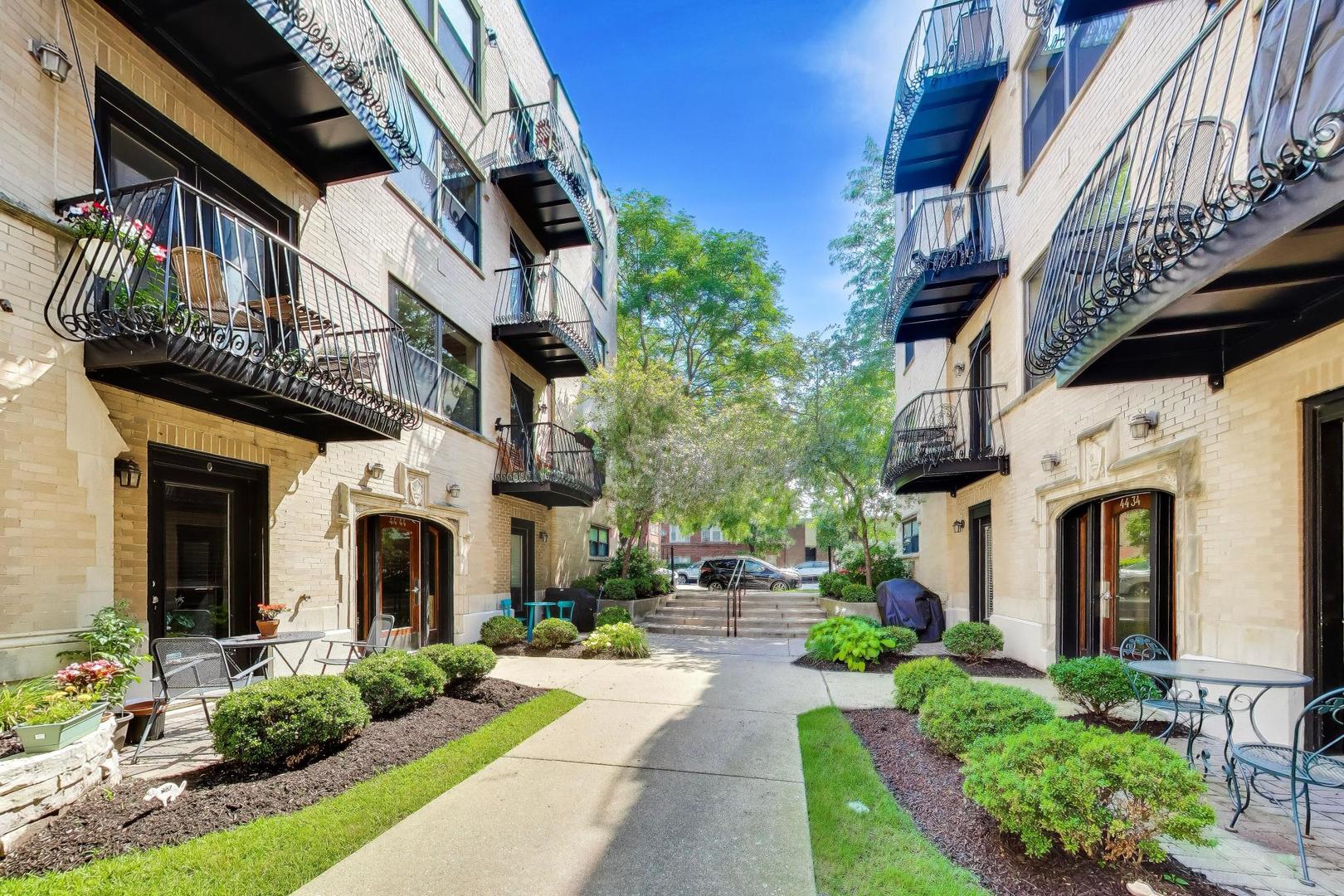 Homes for sale in Chicago, IL | 4442 N Damen Ave #4E, Chicago, IL 60625 | MLS# 12706343