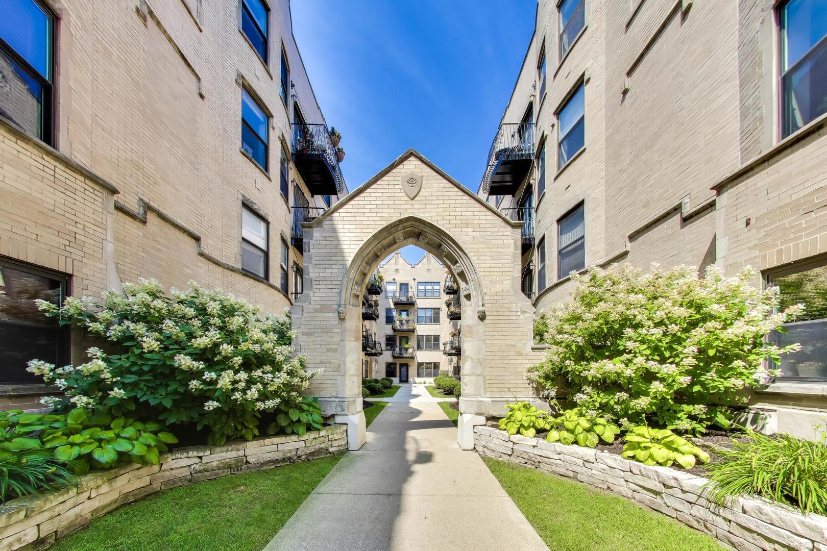 Homes for sale in Chicago, IL | 4442 N Damen Ave #4E, Chicago, IL 60625 | MLS# 12706343