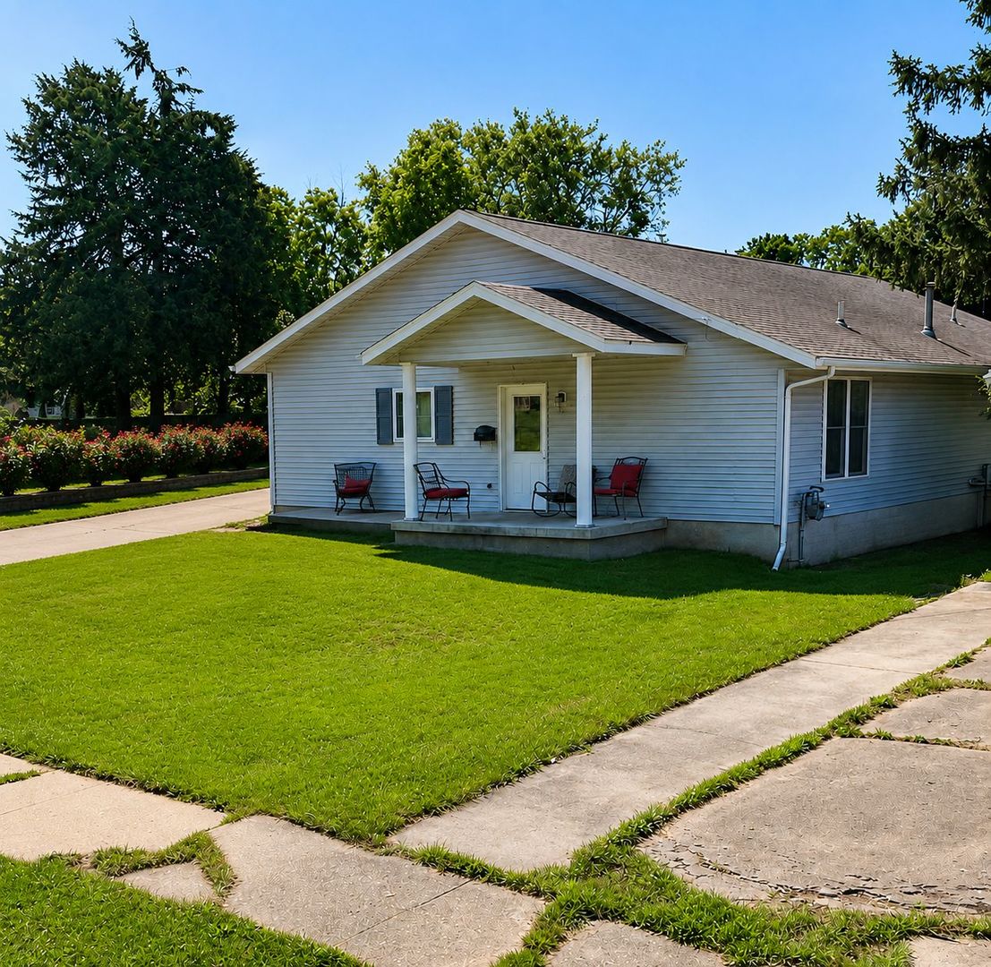 Homes for sale in Freeport, IL | 239 W Winnifred St, Freeport, IL 61032 | MLS# 12706353