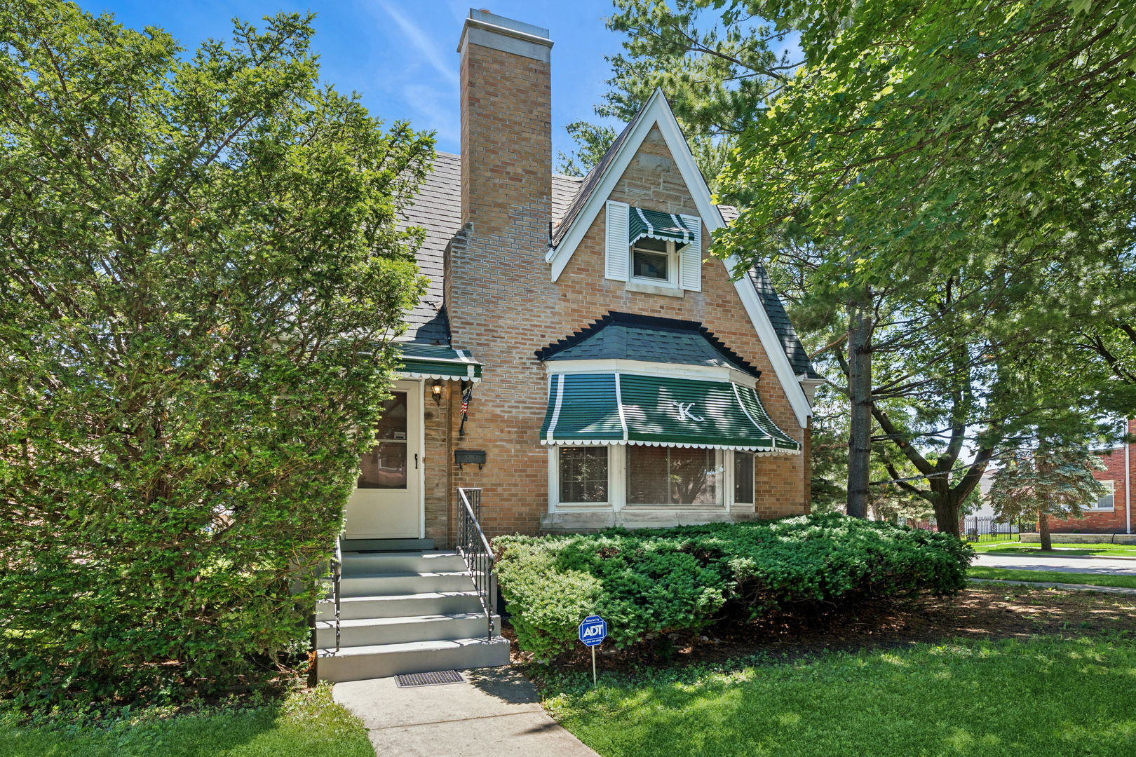 Homes for sale in Chicago, IL | 3301 N Newland Ave, Chicago, IL 60634 | MLS# 12706356