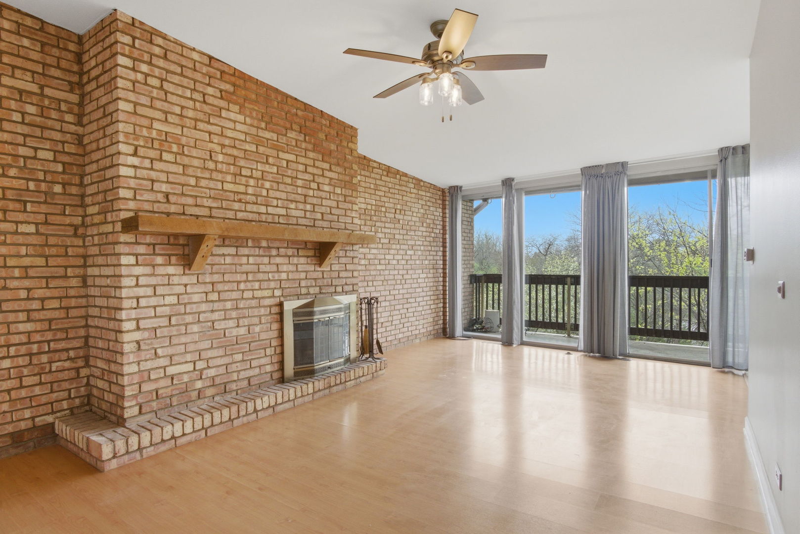 Homes for sale in Lisle, IL | 5500 Hillcrest Ln #4L, Lisle, IL 60532 | MLS# 12706358