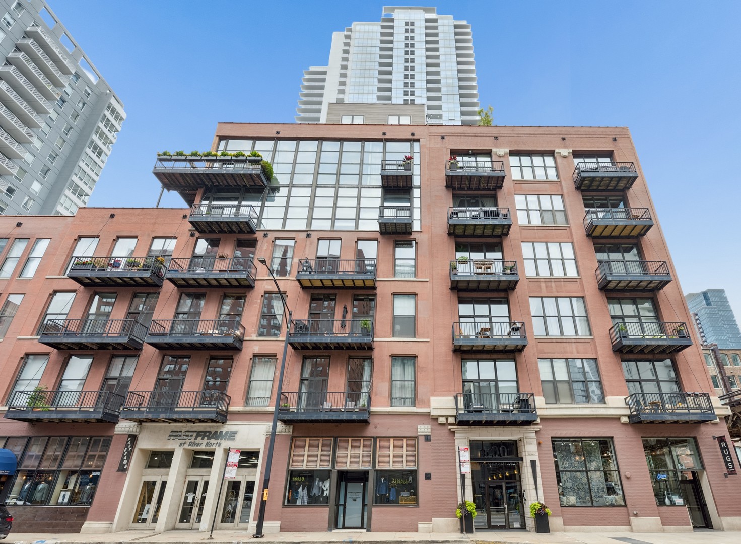 Homes for sale in Chicago, IL | 300 W Grand Ave, Chicago, IL 60654