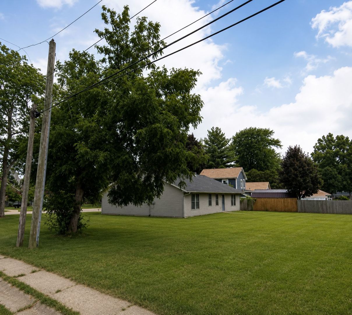 Homes for sale in Freeport, IL | 7 Arcade Ct, Freeport, IL 61032 | MLS# 12706405