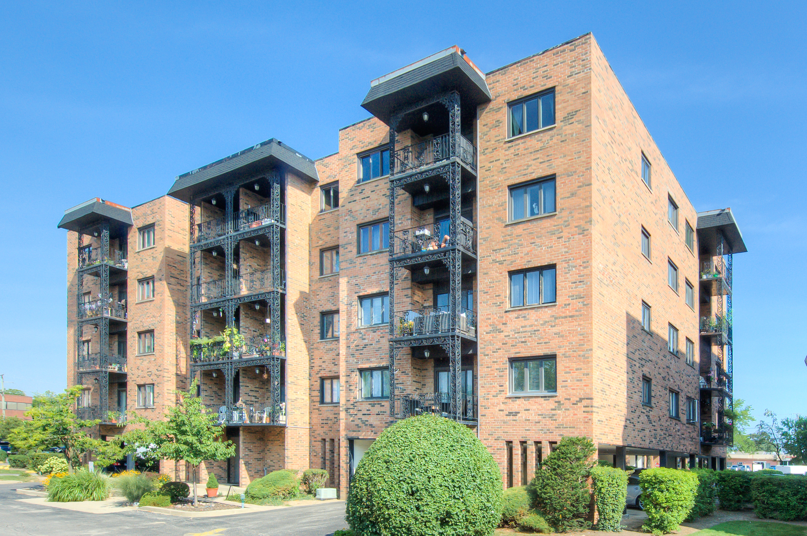 1st image of 9396 Landings Ln #403, Des Plaines, IL 60016 | MLS# 12706428