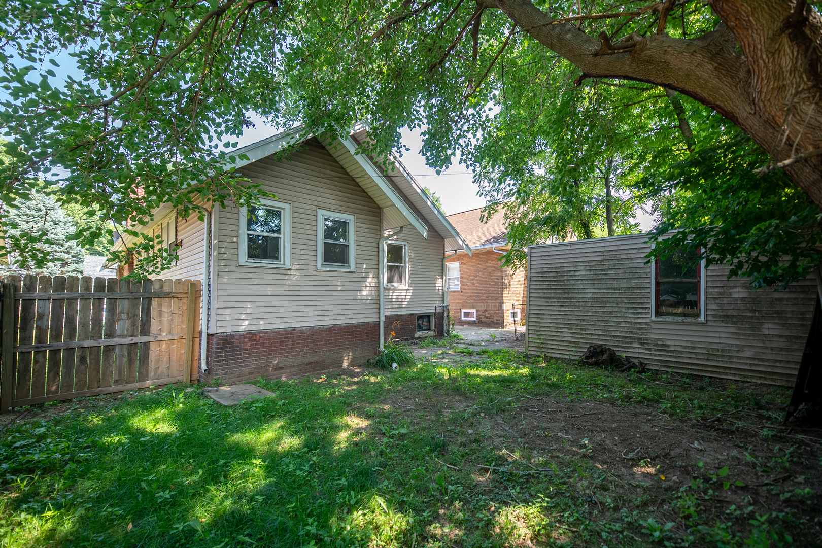 3rd image of 1421 N Douglas St, Peoria, IL 61606 | MLS# 12706432