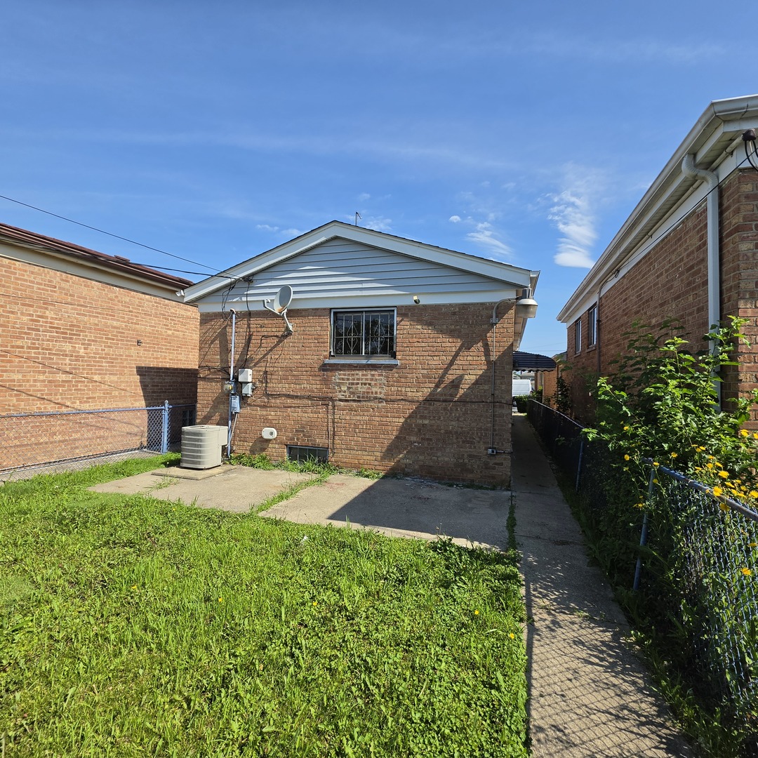 3rd image of 423 W 96Th Pl, Chicago, IL 60628 | MLS# 12706449