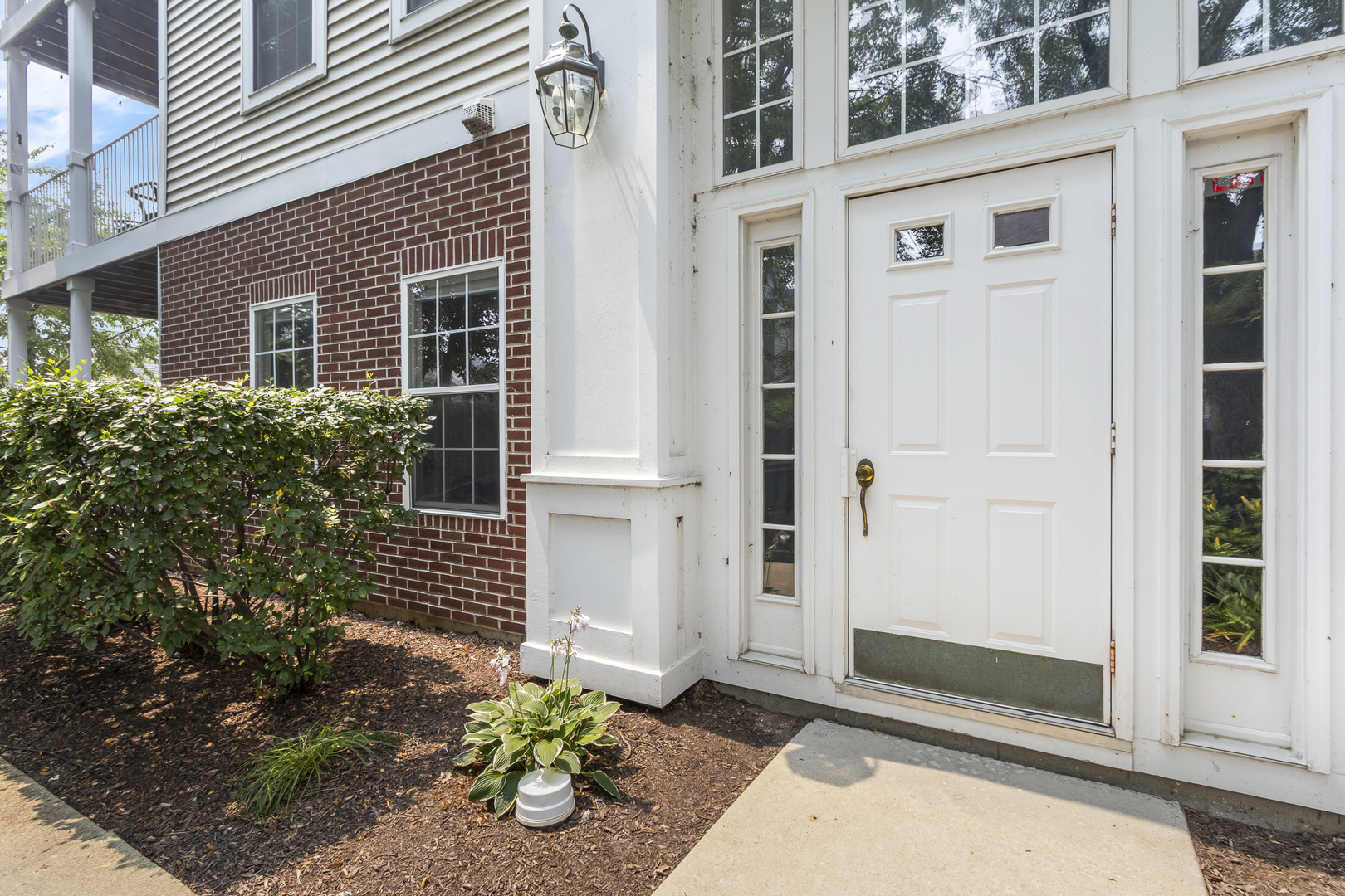 Homes for sale in Lake Bluff, IL | 3275 Stratford Ct #2-C, Lake Bluff, IL 60044 | MLS# 12706452