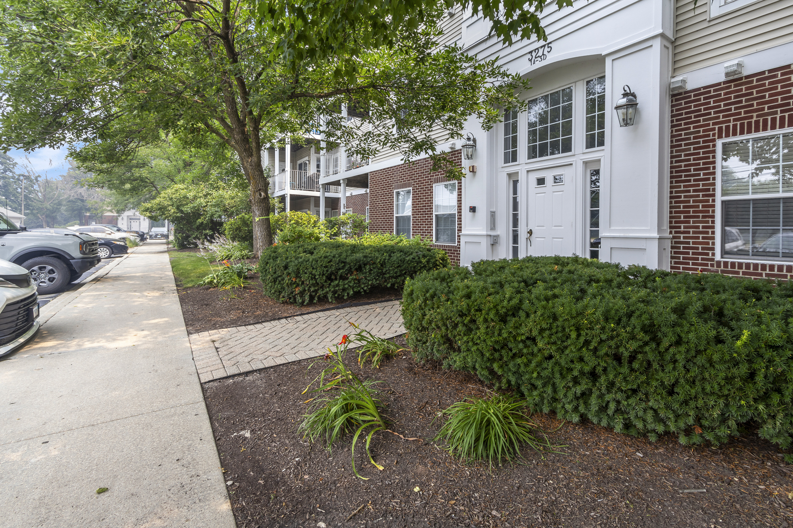 Homes for sale in Lake Bluff, IL | 3275 Stratford Ct #2-C, Lake Bluff, IL 60044 | MLS# 12706452