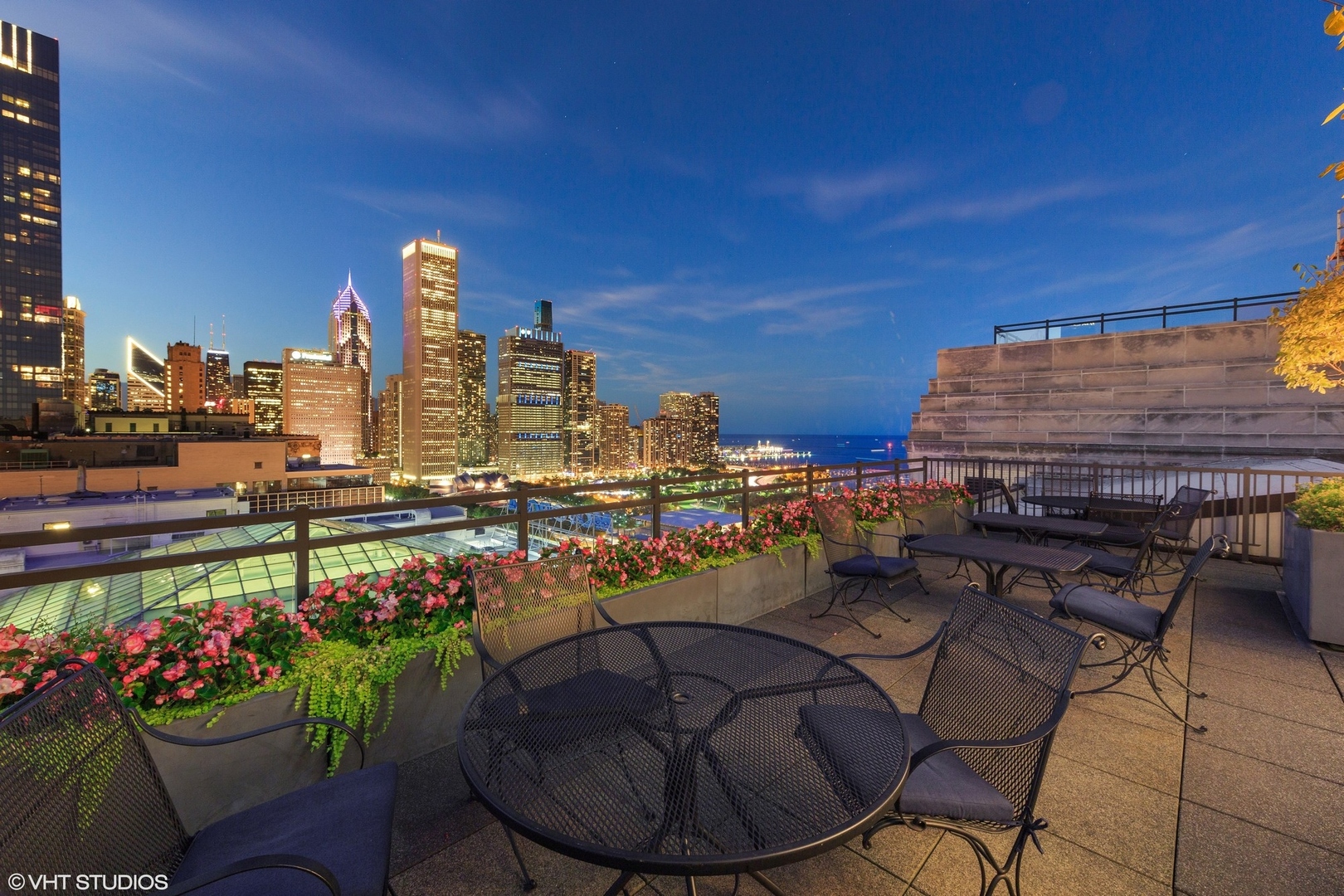 2nd image of 310 S Michigan Ave, Chicago, IL 60604