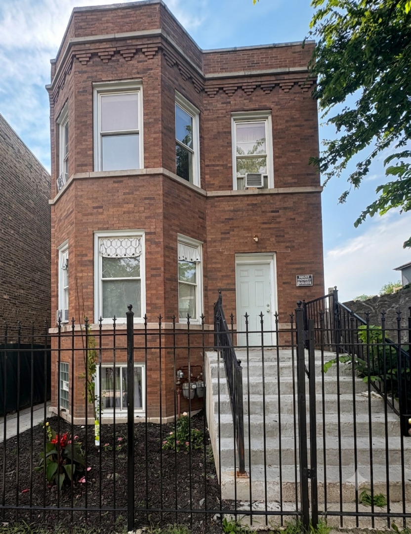 Homes for sale in Chicago, IL | 1040 N Lawndale Ave, Chicago, IL 60651 | MLS# 12706496