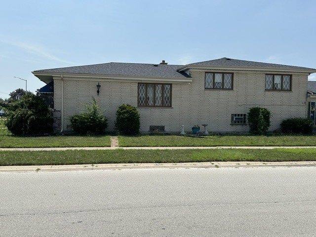 2nd image of 526 Manistee Ave, Calumet City, IL 60409 | MLS# 12706557