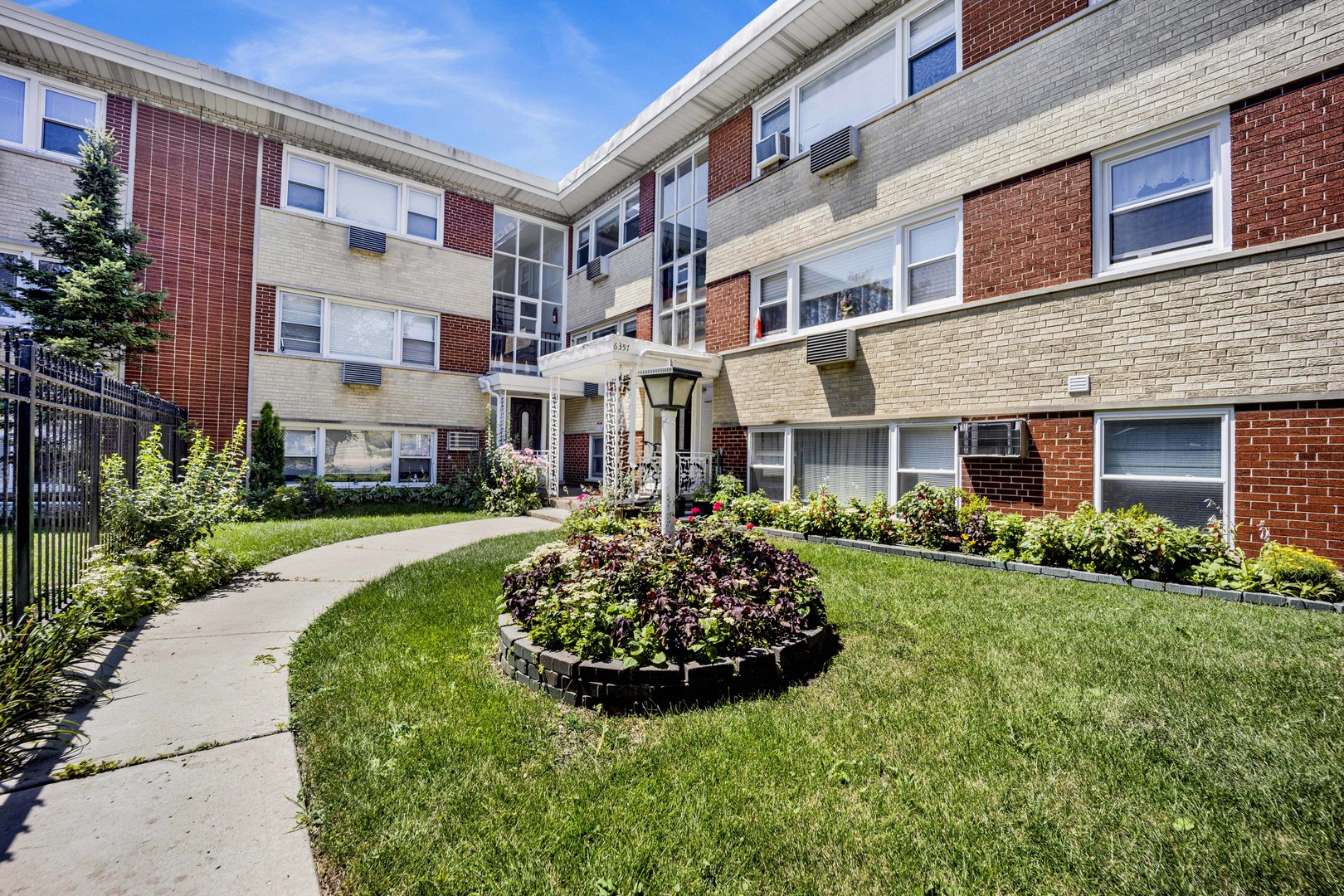 Homes for sale in Chicago, IL | 6357 W Addison St #2F-SW, Chicago, IL 60634 | MLS# 12706560