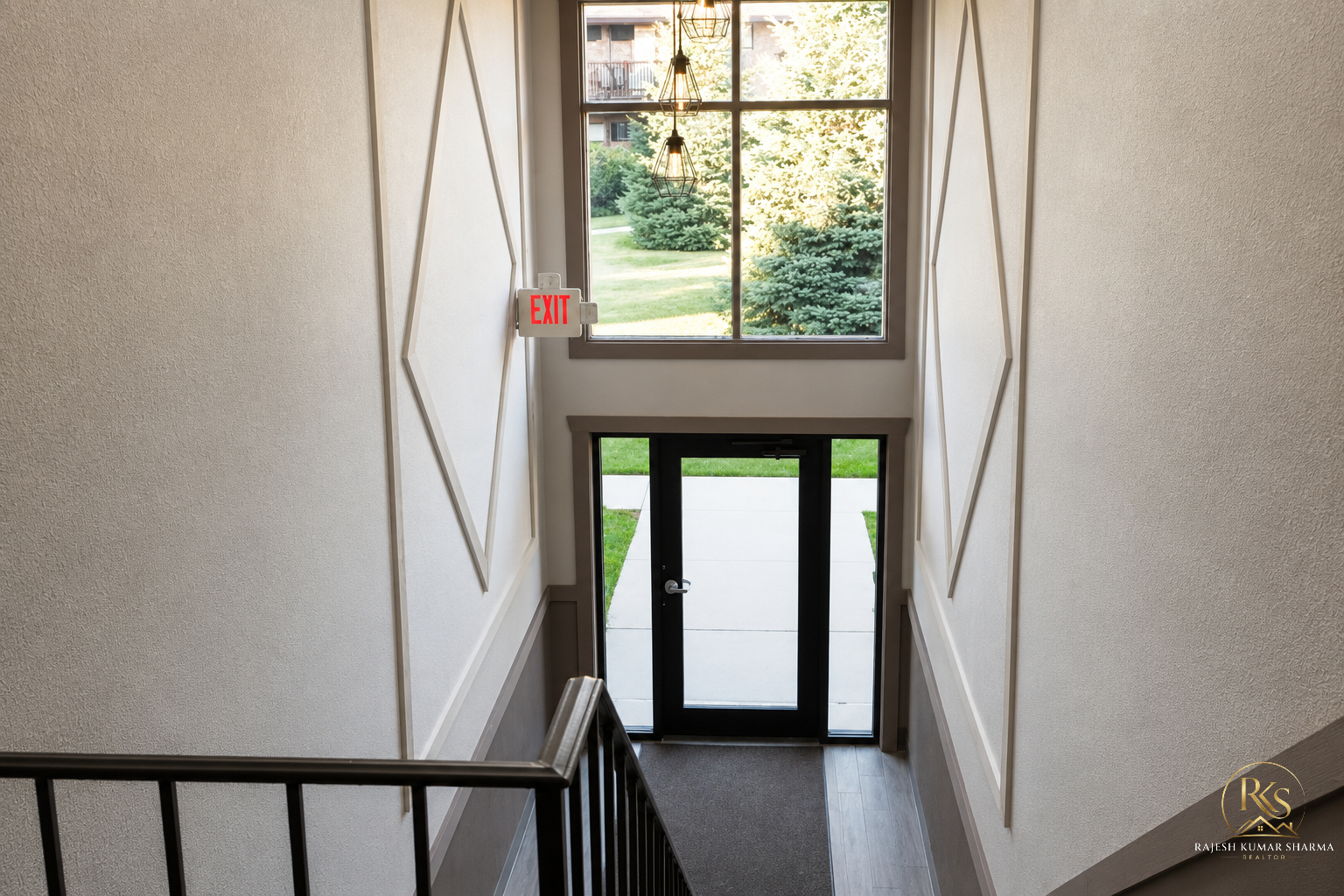 2nd image of 836 E Old Willow Rd, Prospect Heights, IL 60070