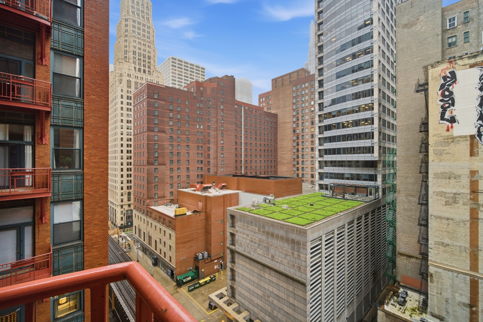2nd image of 208 W Washington St, Chicago, IL 60606