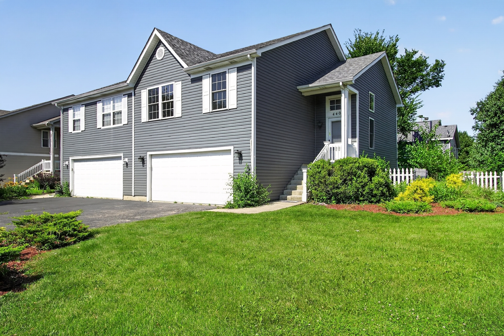 Homes for sale in Oswego, IL | 440 Newport Cir, Oswego, IL 60543 | MLS# 12706613