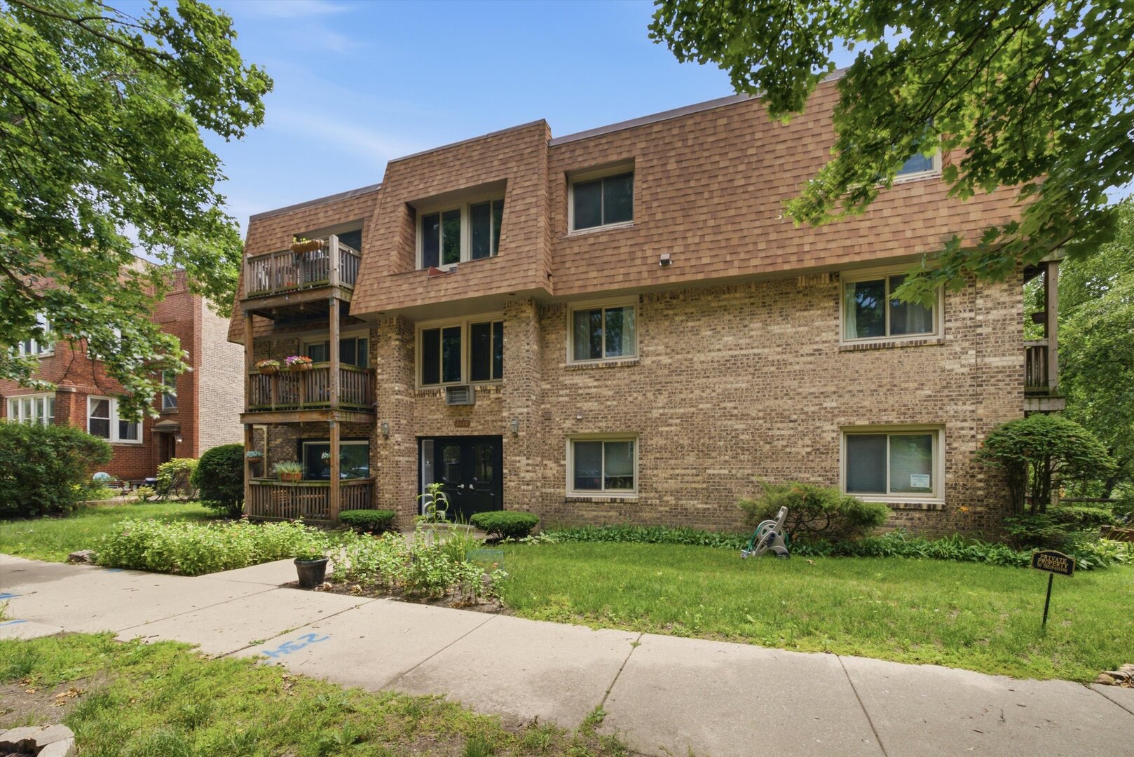 Homes for sale in Chicago, IL | 2619 W Agatite Ave, Chicago, IL 60625