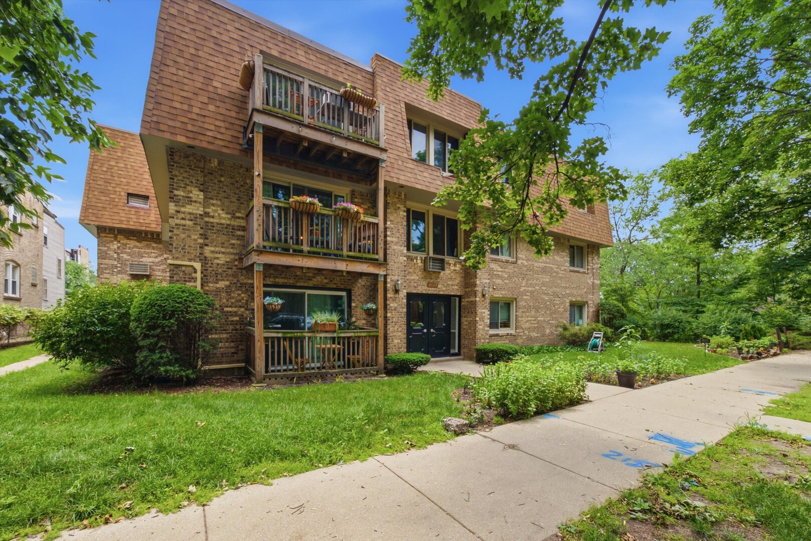 Homes for sale in Chicago, IL | 2619 W Agatite Ave #3H, Chicago, IL 60625 | MLS# 12706619