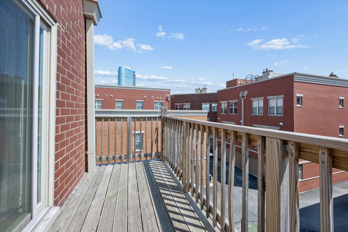 2nd image of 1341 N Halsted St, Chicago, IL 60642