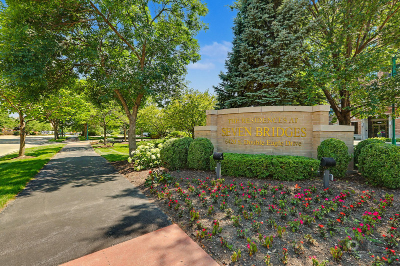 image of 6420 Double Eagle Dr, Woodridge, IL 60517