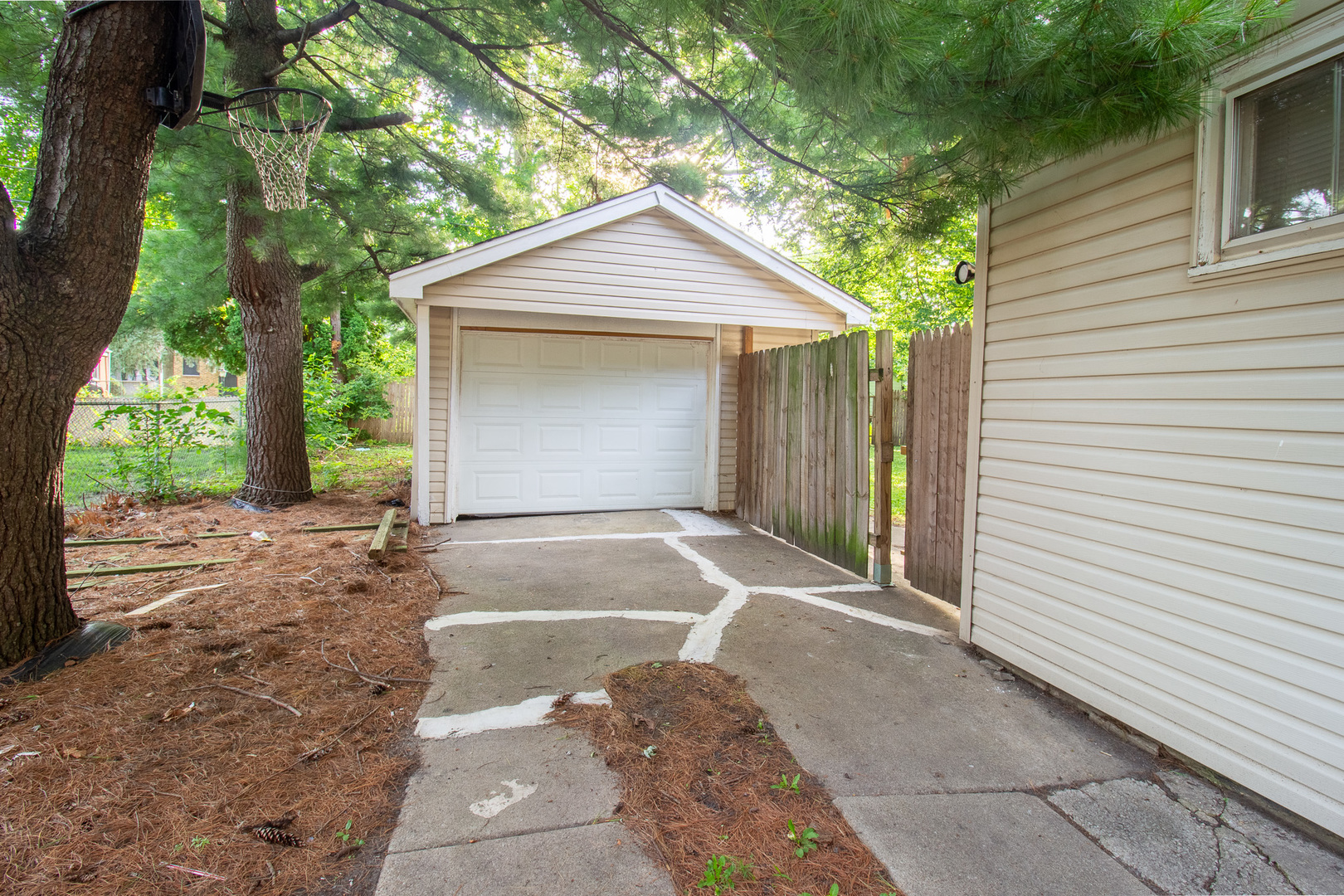 4th image of 14111 Manor Ave, Dolton, IL 60419 | MLS# 12706653